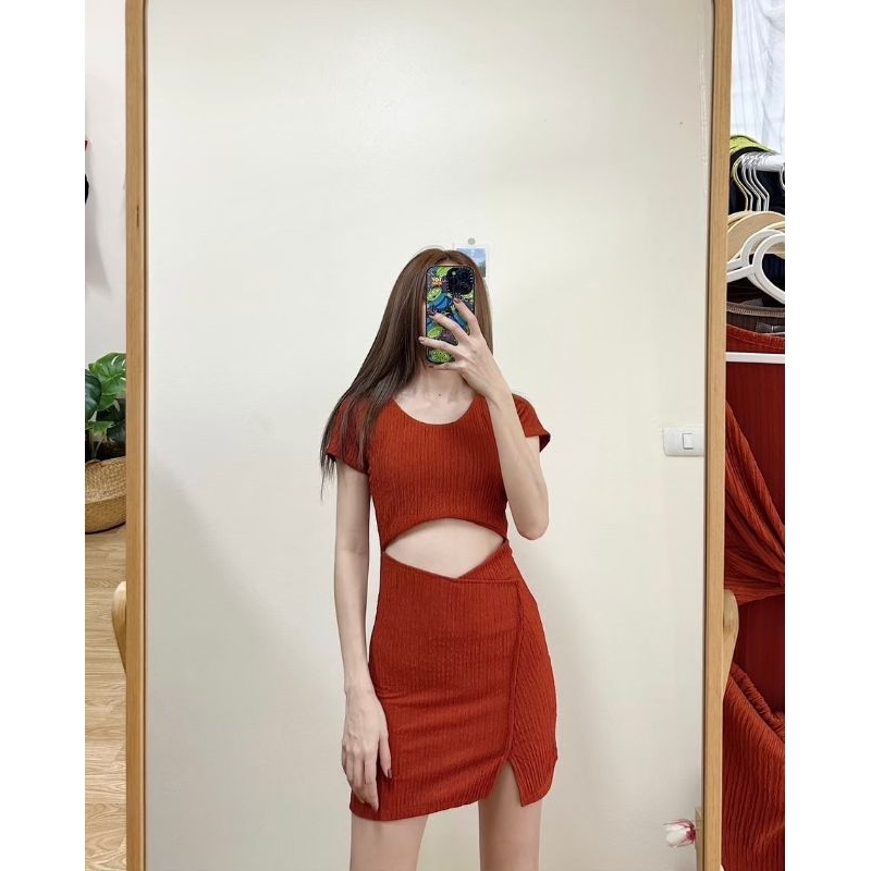 🐻Dudeemink_shop✨Opal dress เดรสคอกลมแขนสั้นทรงเข้ารูป เดรสคอกลม ชุดเดรสเข้ารูป เซ็กซี่ๆ ผ้าท็อฟฟี่ -