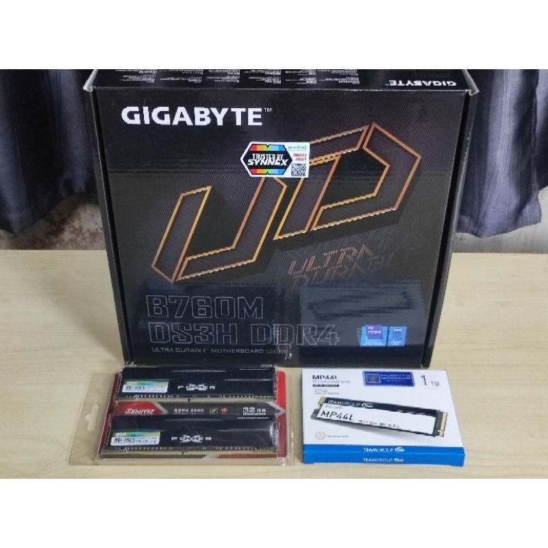 B760M DS3H DDR4, RAM 32GB bus3200, M.2 1TB