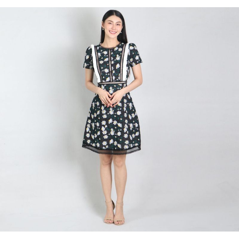 เดรสสั้น ชุดกระโปรงสั้น เดรสสีดำปักลายดอกไม้ - black floral embroidered short dress - cmode aioc05