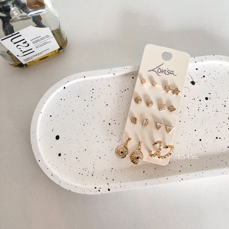 **พร้อมส่งจากร้านในไทย** Lovisa เซตต่างหู 8 คู่คุ้มมากค่ะ ใส่ได้ทุกวันเลยค่ะ   Price :  60 Baht / se