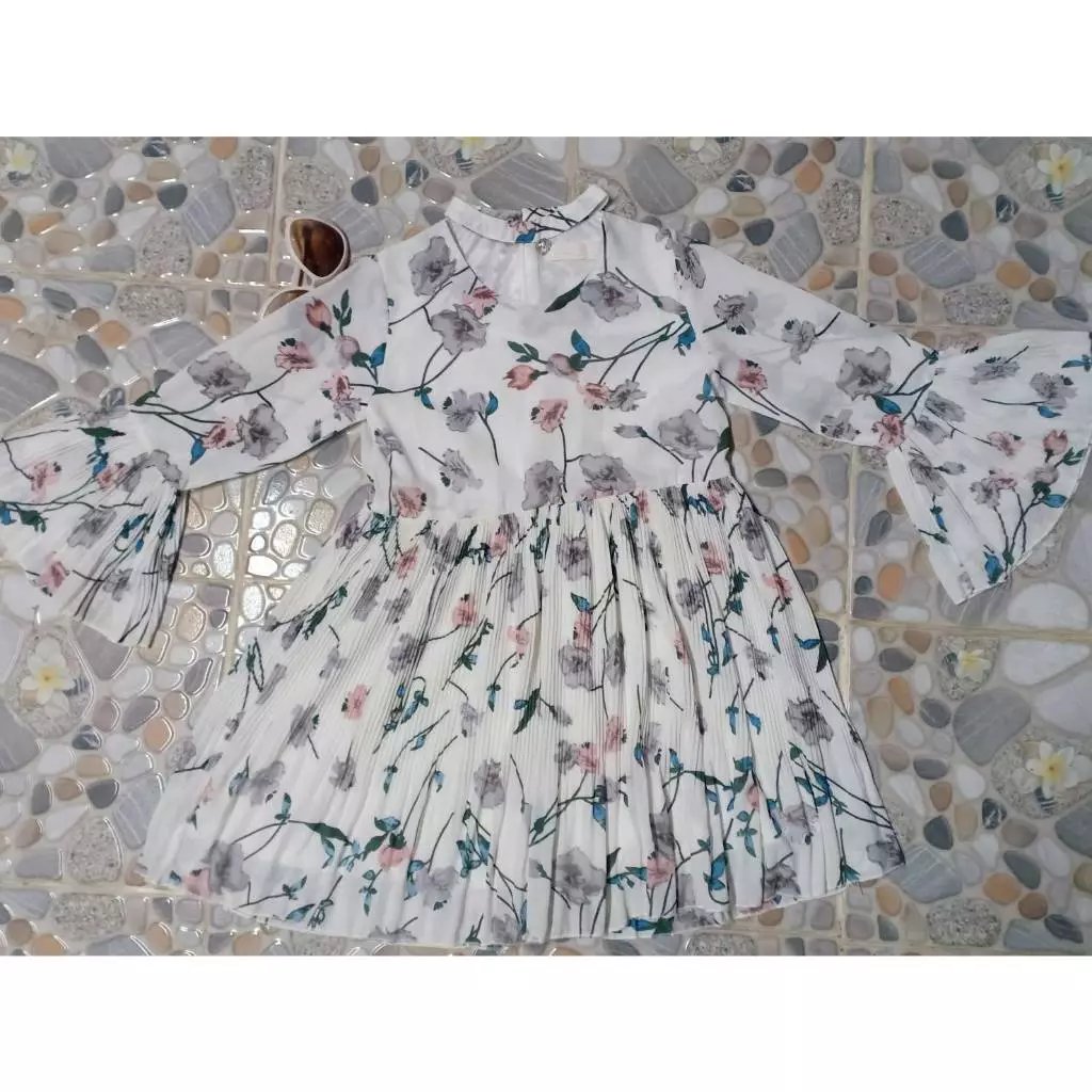 เดรสตัวสั้นหรือเสื้อหญิงตัวยาว ลายดอก ผ้าชีฟองผสมลินิน แขนจั้มคอจอกเกอร์