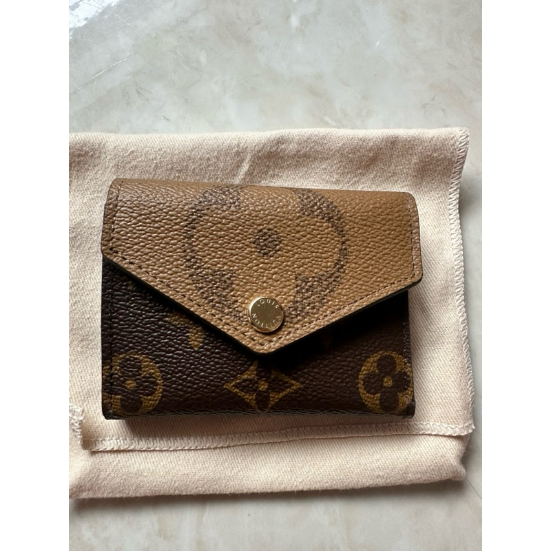 กระเป๋าสตางค์ louis vuitton