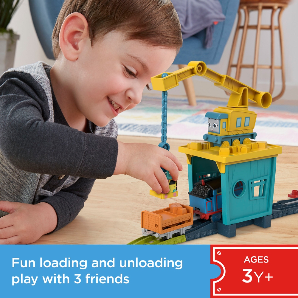 Thomas & Friends Motorized Fix em Up Friends โทมัส แทร็คมาสเตอร์รางรถไฟชุดคาร์ลี่และแซนดี้พร้อมหัวรถไฟโทมัสใช้ถ่าน HDY58 — صورة 6