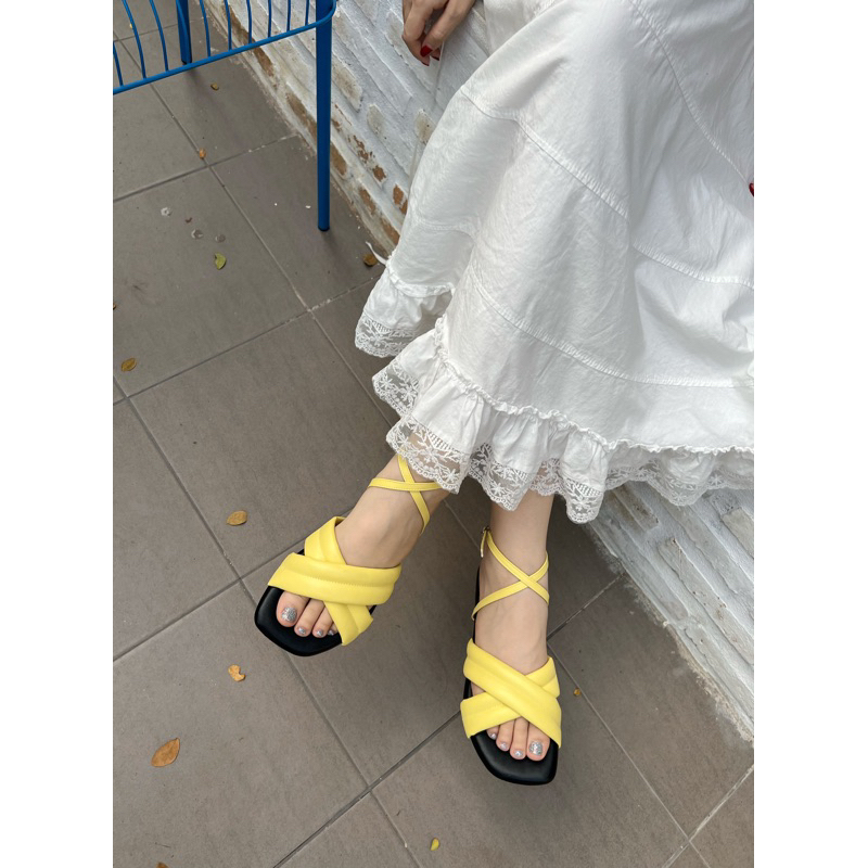 MODEL : VENUS รองเท้ารัดข้อเท้าพื้นนุ่มม เบาใส่สบาย