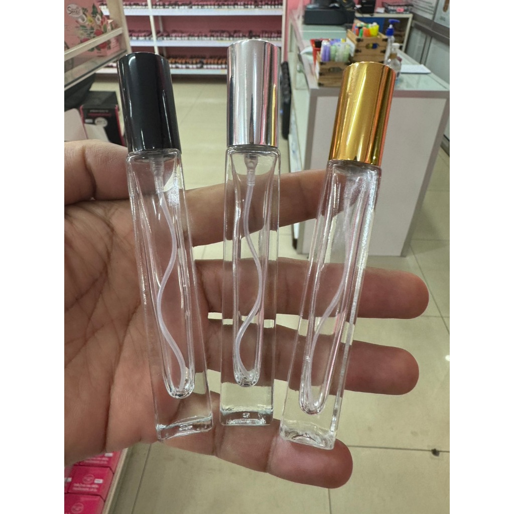ขวดสเปรย์แก้ว ลูซี่ 10 ml. (ขวด+หัวสเปรย์+ฝาปิด) ขวดแก้วใส ขวดน้ำหอม ใช้บรรจุน้ำหอม และของเหลว ขวดรีฟิล สินค้าคุณภาพ