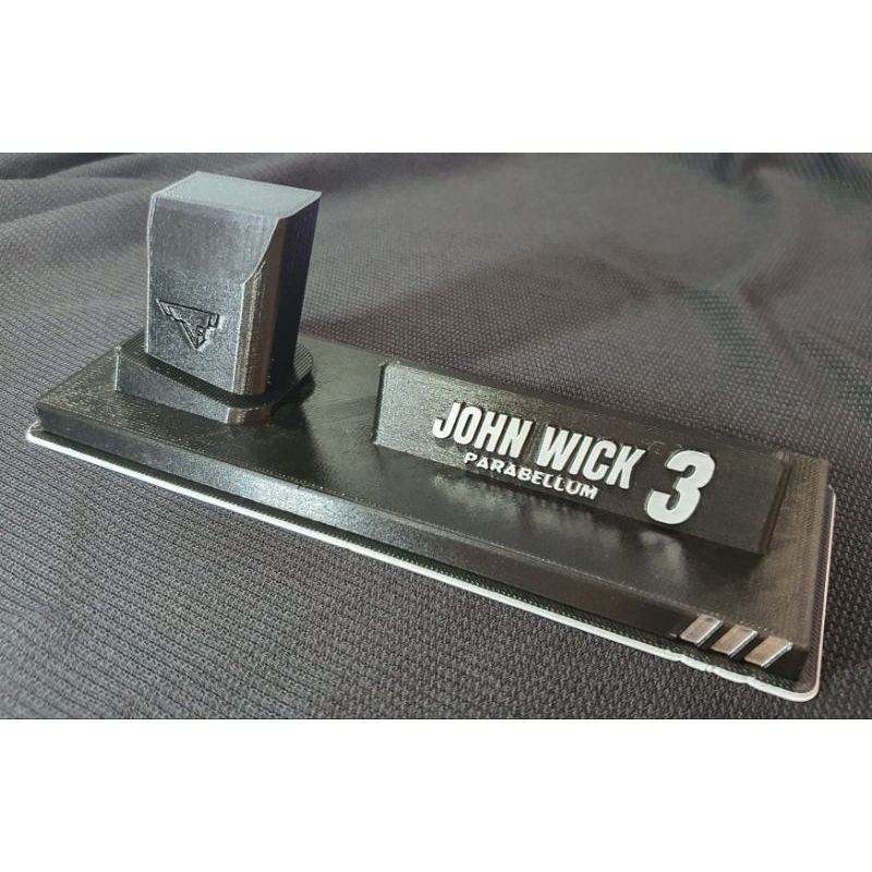 แท่นวางโชว์ปืนโมเดล Hi-Capa ลาย John Wick 3