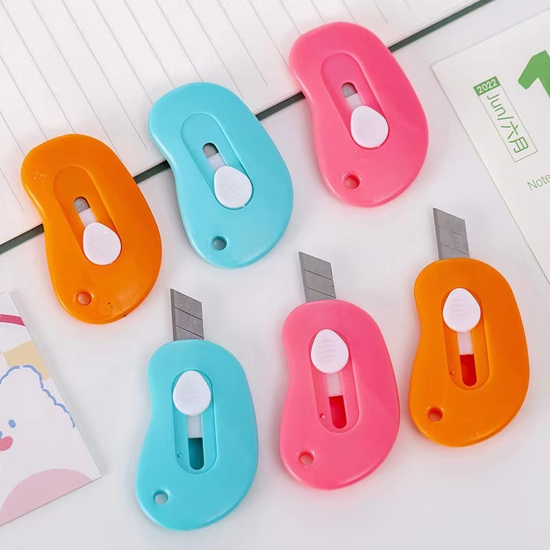 มีดคัตเตอร์มินิ ขนาดเล็ก แบบพกพา สำหรับตัดกระดาษ แกะกล่อง DIY สุ่มสี