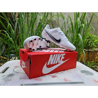 🥎⚽รองเท้าสตั๊ดเตะฟุตบอลสินค้าพร้อมส่งพร้อมกล่อง