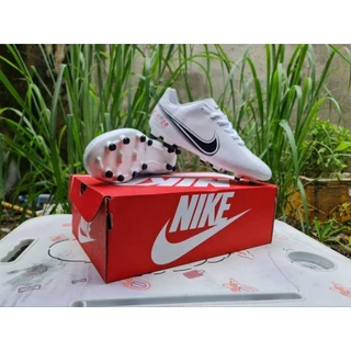 🥎⚽รองเท้าสตั๊ดเตะฟุตบอลสินค้าพร้อมส่งพร้อมกล่อง