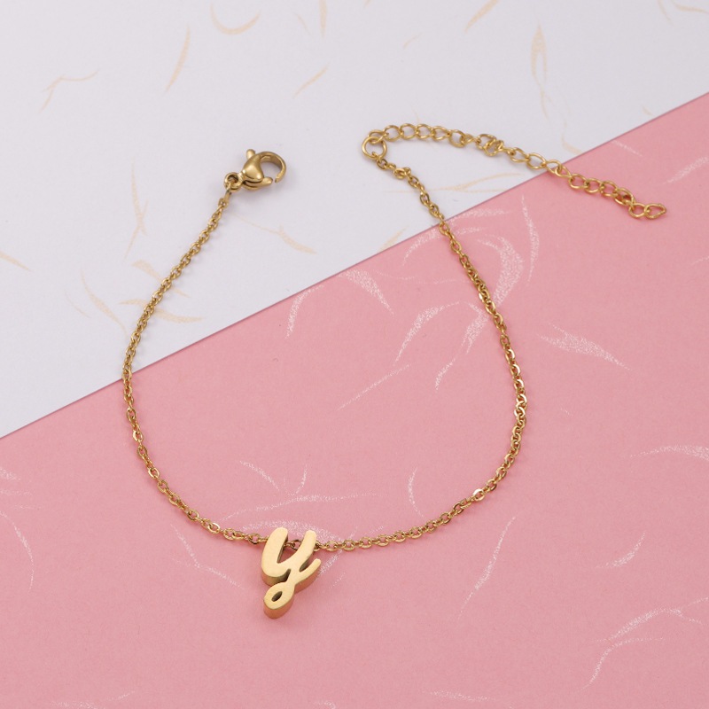 สร้อยข้อมือ ตัวอักษร a-z ไม่ลอก ไม่ดำ สแตนเลสแท้ เป็นของขวัญได้ ภาษาอังกฤษตัวเขียนพิมพ์เล็ก