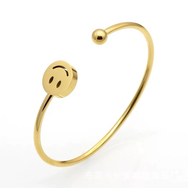 Super cute bangle and smiles ᵕ̈  กำไรข้อมือหน้ายิ้มสีทอง โคตรรรน่ารัก