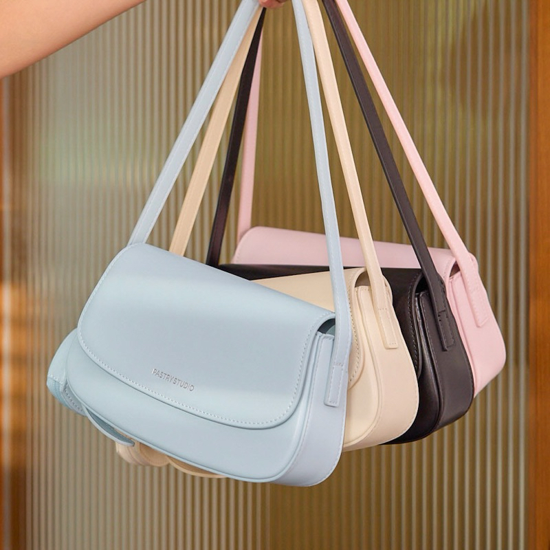 BRIOCHE collection กระเป๋าสะพายทรงแข็ง - The Pastry Studio - 11 colors