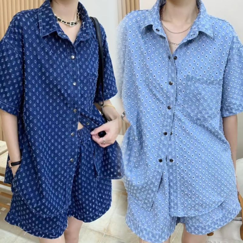 Denim set เสื้อเชิ๊ตแขนสั้นกระดุมหน้างานผ้าดีเทลฉลุ+ขาสั้นเอวสม๊อค ผ้ายีนส์เนื้อนุ่มน้องน่ารัก เกร๋มาก