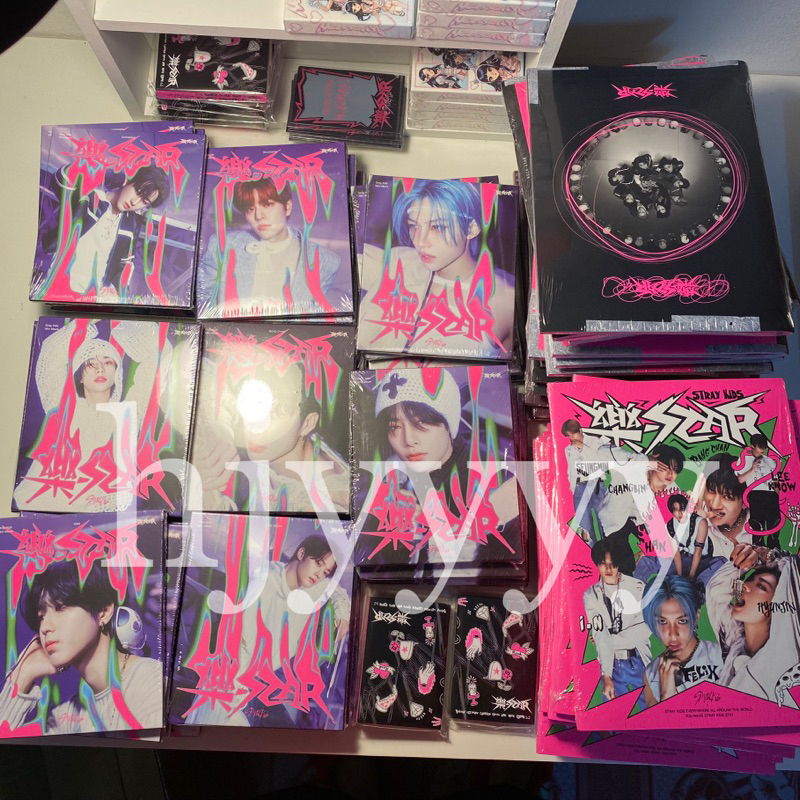 พร้อมส่ง อัลบั้ม Stray Kids rock-STAR ทุกบั้ม=บั้มเต็มไม่แกะ