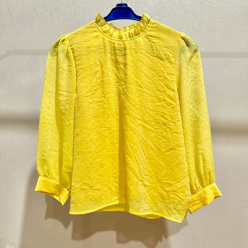 เสื้อแฟชั่น สีเหลือง URBAN REVIVO [มือ2]