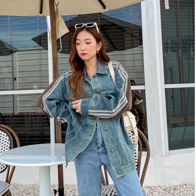 Two-tone denim jacket - แจ๊คเก็ตยีนส์ด้านหลังเป็นผ้าร่ม(R12)