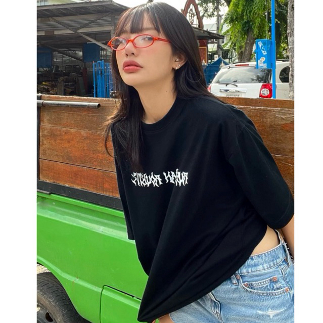เสื้อยืด Oversize รุ่น Smash ลายเท่แนวสตรีทแฟชั่น