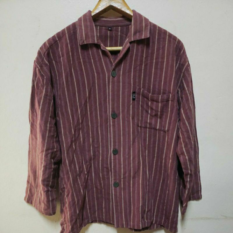 เสื้อเชิ้ตคอปก แขนยาว 5 ส่วน บุนวม กระดุมหน้า P.C.S ไซส์ 48 ยาว 27 นิ้ว A11668