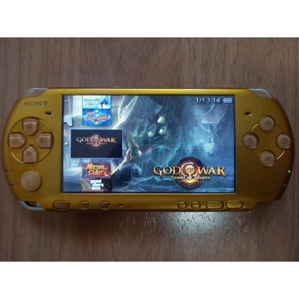 PSP-3000 สีเหลืองทอง สภาพสวย เมม 32G แปลงแล้ว เปิดเล่นไม่ต้อง HEN มือสอง