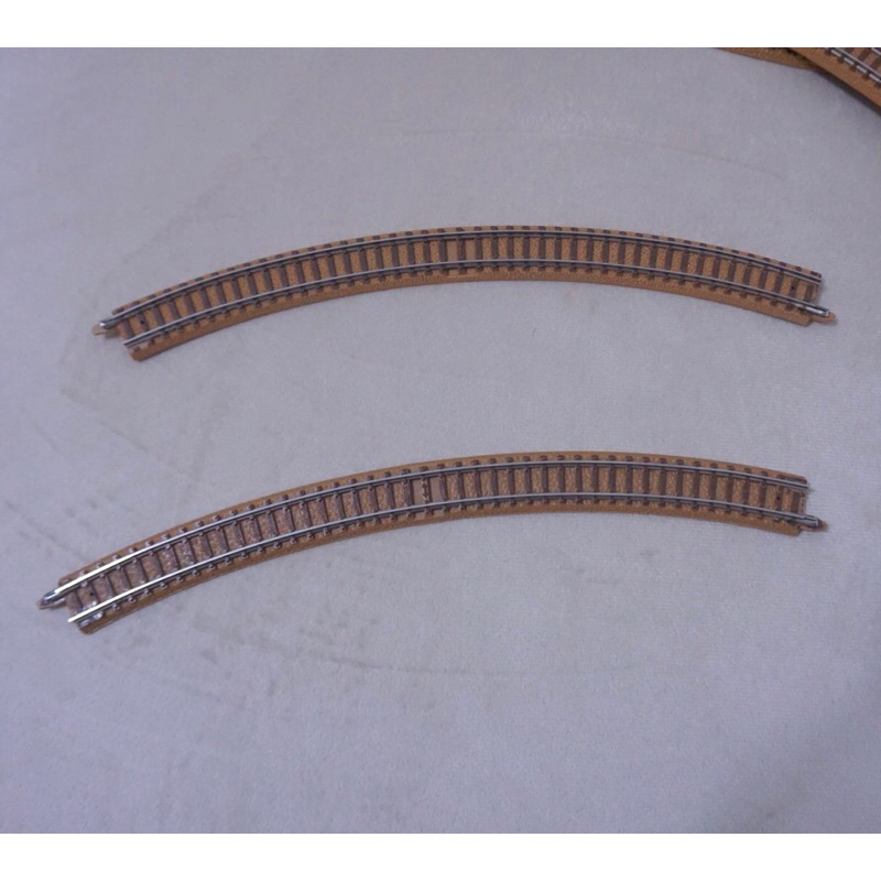 รางรถไฟ tomix  n scale รางโค้ง 1101 C280 จำนวน 2เส้น ตามภาพ รางรถไฟโมเดล งานมือสอง