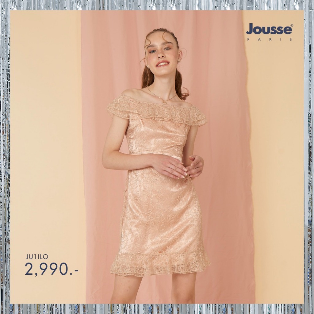 Jousse ชุดเดรส เดรสลูกไม้สีชมพู เปิดไหล่เผยผิว ทรงสอบเข้ารูป (JU1ILO)