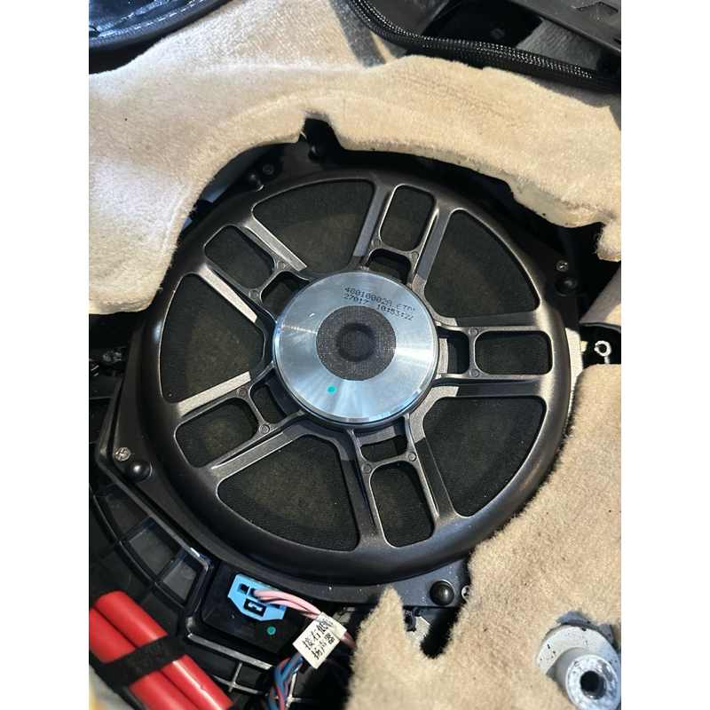 [2ชิ้น] subwoofer 8นิ้ว B&W  for bmw f30 ปลั๊กตรงรุ่น