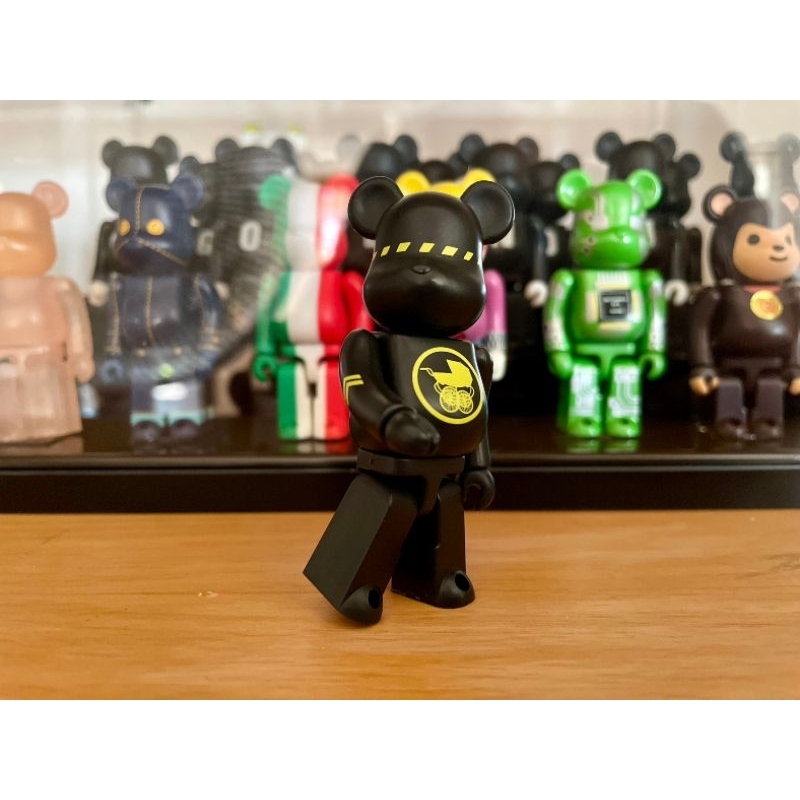 (ของแท้) BE@RBRICK 100% Series 5 Artist: FUTURA (bearbrick)