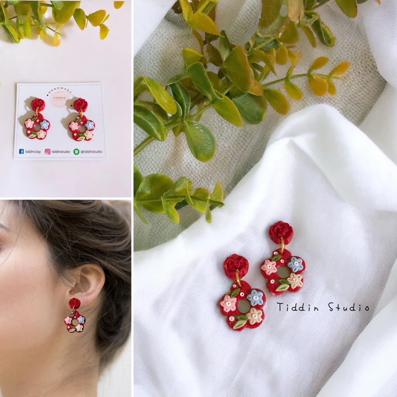 ต่างหูตรุษจีน botanical Size: 2 * 3 Cm. แบบห้อยตุ้งติ้ง งานแฮนด์เมด น้ำหนักเบา โดนน้ำได้ สำหรับคนแพ้ง่ายใส่ได้