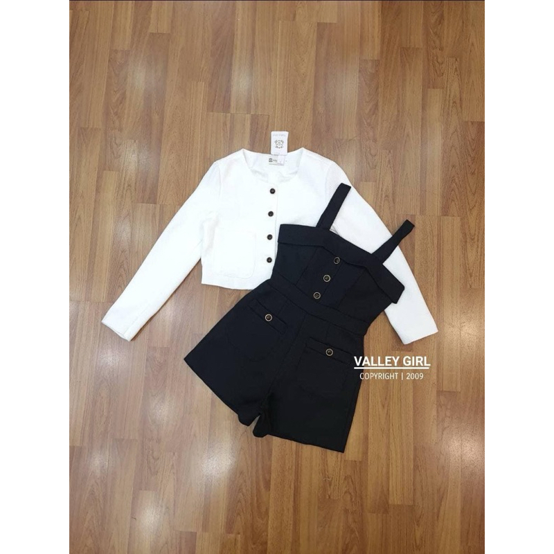 ชุดเซ็ตจั้มขาสั้นเสื้อคลุมผ้าทวิตสีขาวป้ายValley Girl