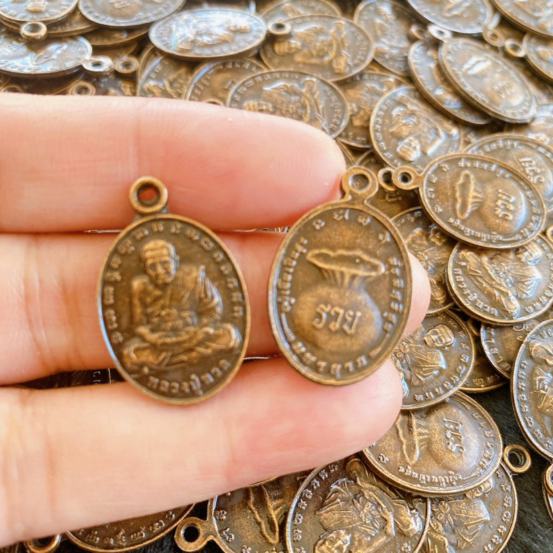100เหรียญเหรียญหลวงปู่ทวด ด้านหลังถุงเงินรวย 100เหรียญ+พร้อมห่วง100ชิ้นงานโลหะอย่างดีราคาส่ง100เหรียญ - รูปที่ 3