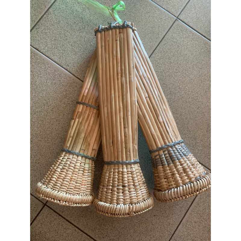 ฟักหวายใส่มีด ปลอกใส่มีด ทำจากหวายแท้ 100% จากภูมิปัญญาชาวบ้าน ใช้ใส่มีด หรือใช้ประดับตกแต่งบ้าน