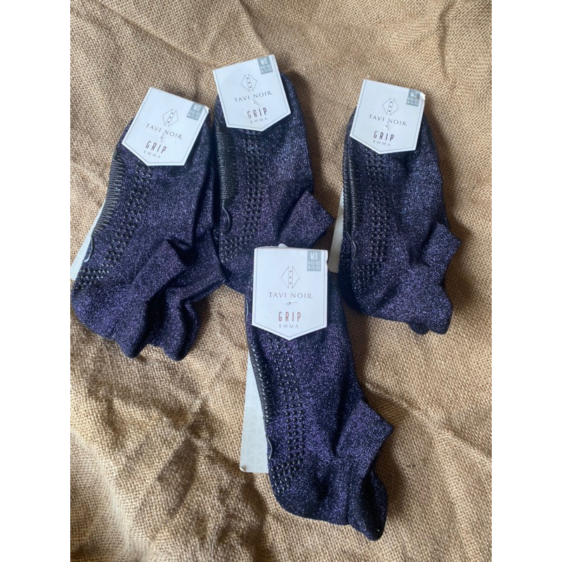 M tavi noir grip sock