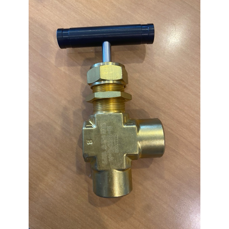 “Swagelok” Needle valve
