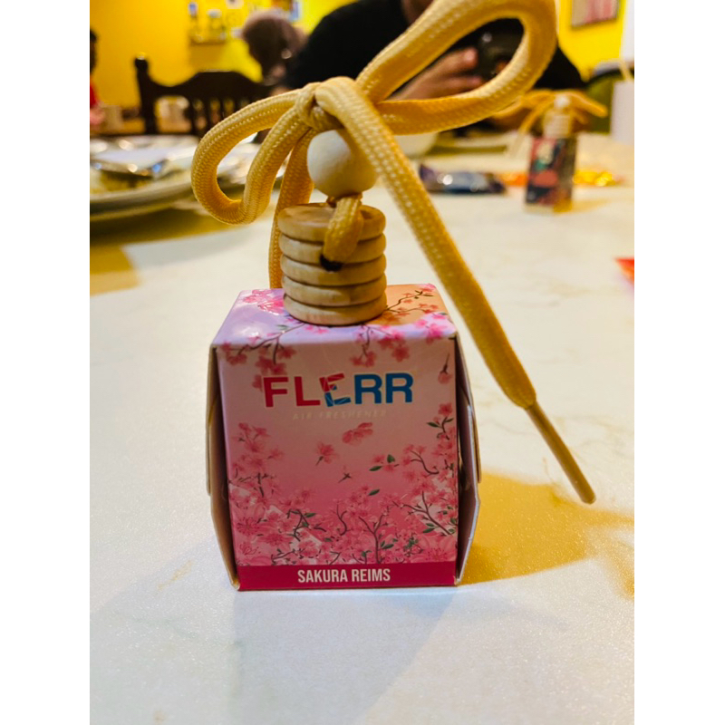 น้ำหอมในรถยนต์ FLERRกลิ่นหอมมาก มีหลายกลิ่นให้เลือก หอมติดทนนาน45วัน (โปร🎉🎉ซื้อ3ชิ้น ฟรี 1 ชิ้น)