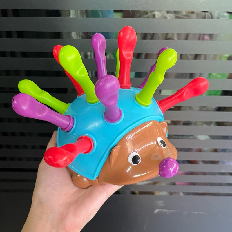 Learning Resources Spike The Fine Motor Hedgehog ของเล่นเสริมพัฒนาการ สอนสี นับจำนวน **มือสอง**