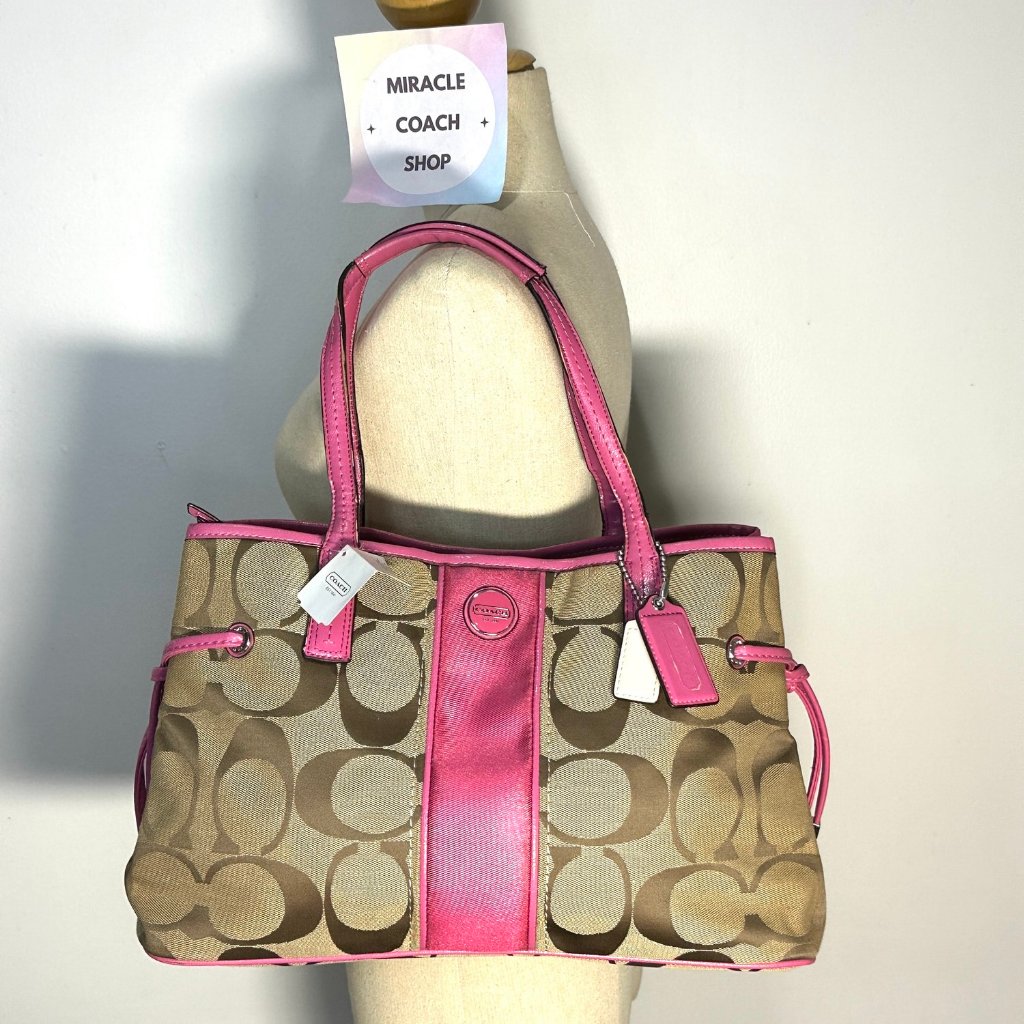 กระเป๋าถือ COACH แท้ มีตำหนิที่สาย ลดราคาขาดทุน Clearance Coach 21949 Signature Stripe Carryall Handbag Mulberry