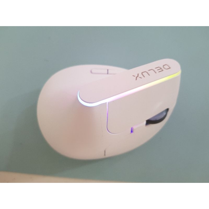 ส่งต่อเมาส์ไร้สาย DELUX M618C  ใช้น้อย พร้อมถ่านใหม่แถมให้