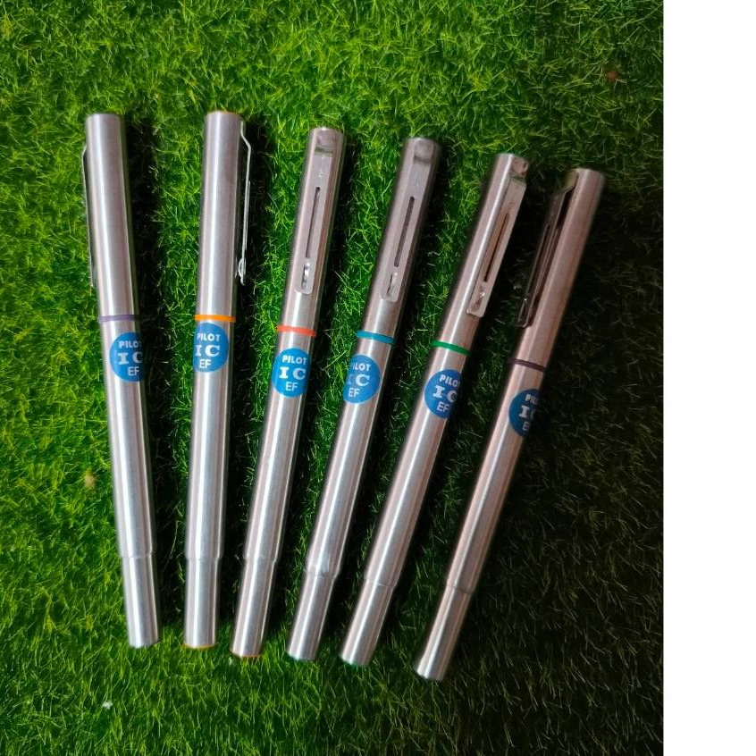 !!ทักแชท ส่งฟรี ปากกา Pilot Fountain Pen รุ่น IC ขนาด Nip EF ด้ามสีเงิน สวย มินิมอล ค้างสต็อคกว่า 20 ปี