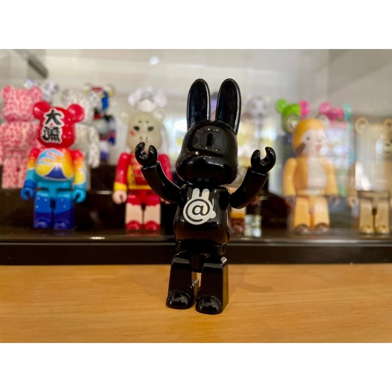 (ของแท้) BE@RBRICK 100% Series 30 Top Secret: R@BBRICK (bearbrick)