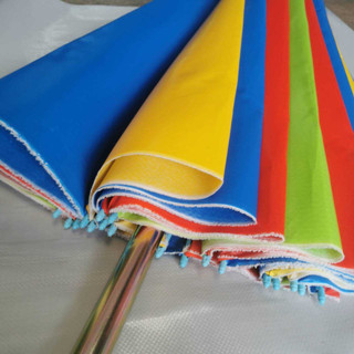 ร่มแม่ค้า 60นิ้ว ผ้าใบปกติ *** ลายสลับสี ***