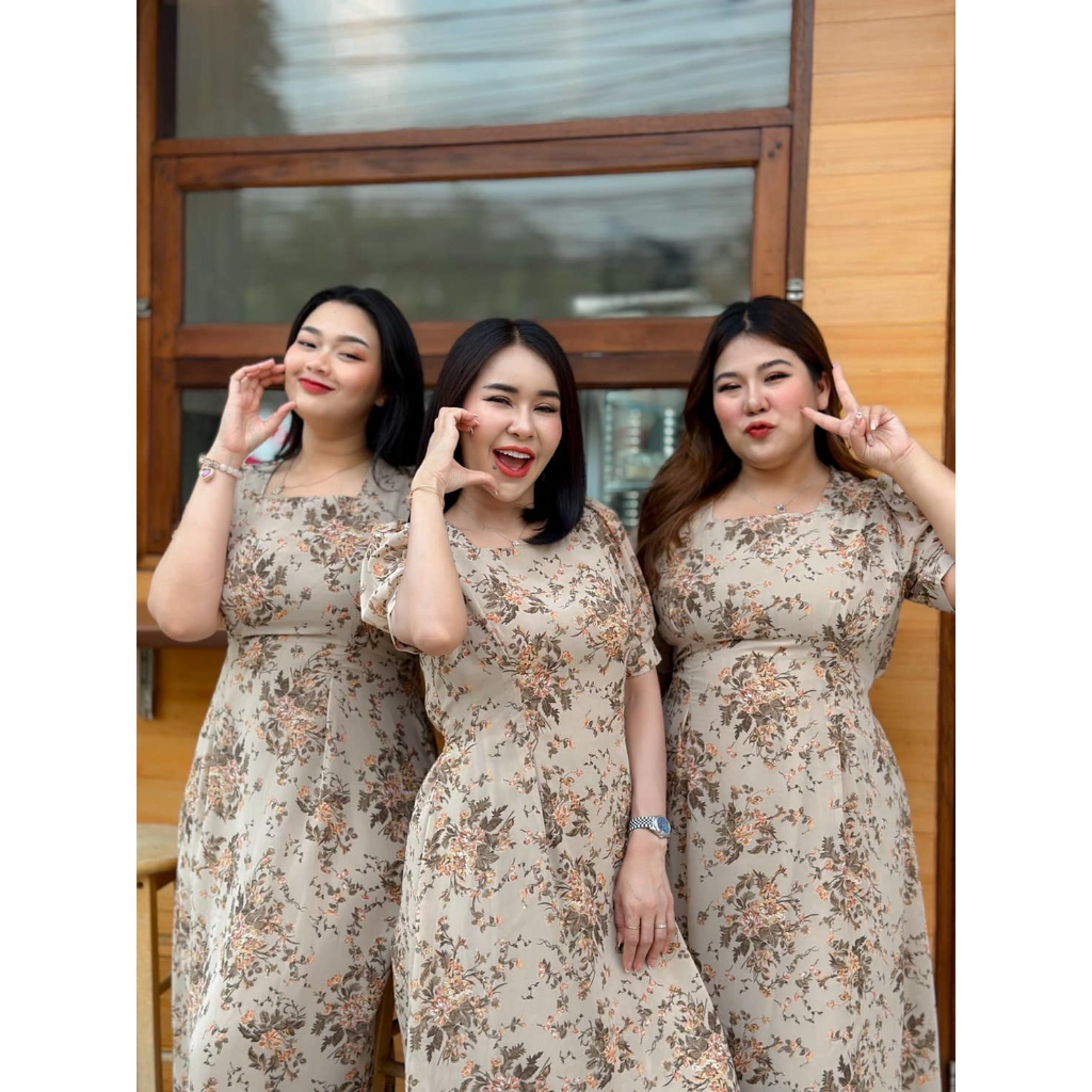 มือ1 เดรสยาวคอเหลี่ยม งานป้ายeverything2019 แขนตุ๊กตา