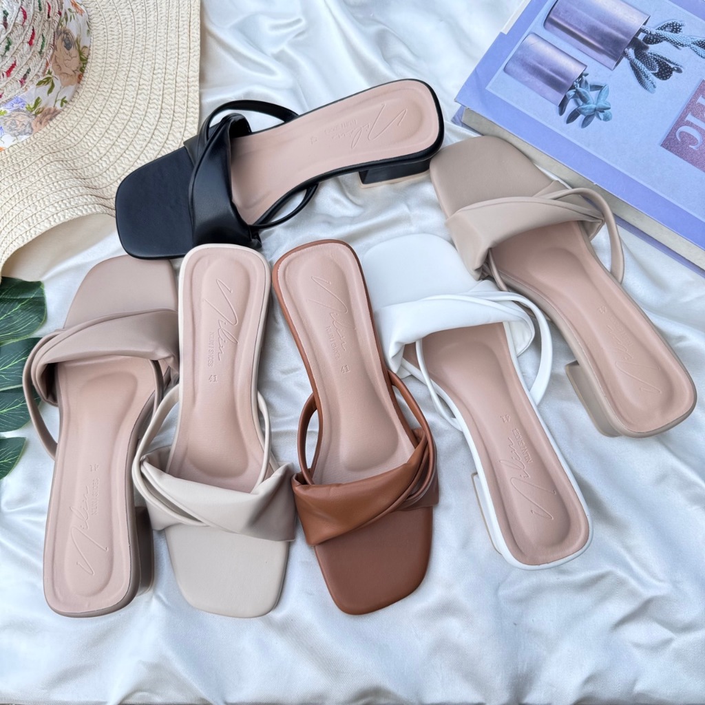 รองเท้าส้นสูง 1.5 นิ้ว (รองเท้ารุ่นสวมพับ) (10/2) ทรงใหญ่ NR-029 Size (41-45) รองเท้าไซส์ใหญ่ รองเท้าหัวเหลี่ยม