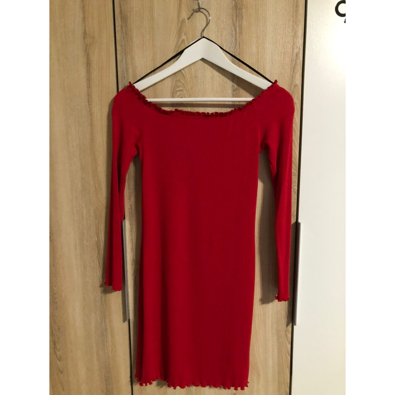 เดรสสีแดง H&M แท้  💯 มือ2 สภาพดี