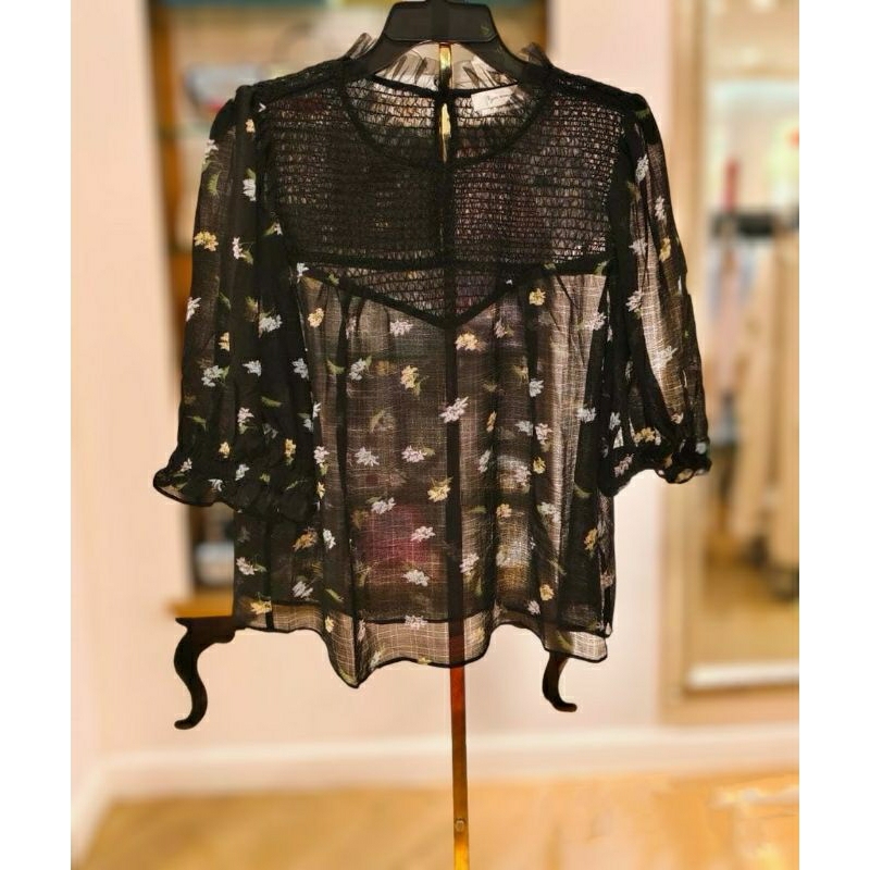 แท้/เสื้อ Lyn Around (Size XL)