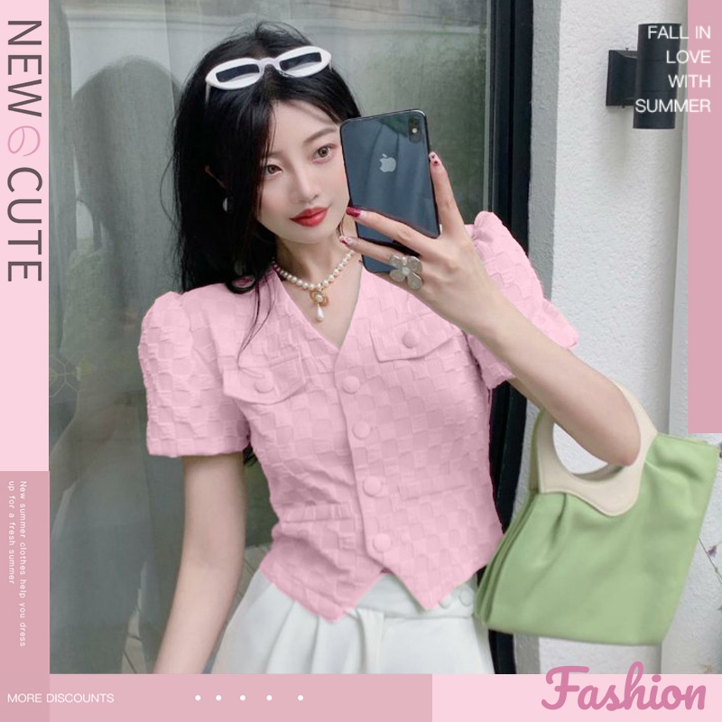 SUNDAY2020 เสื้อเชิ้ตแขนสั้น คอวี แขนตุ๊กตา แต่งกีเทลกระดุมด้านหน้าเก๋สุดๆ เสื้อแฟชั่นผู้หญิงสีพื้น ส่ทำงานก็ดูดีมากเว่อ
