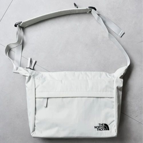 กระเป๋า The North Face รุ่น WL HOBO BAG ผ้า Nylon twill กันน้ำ💯 ของแท้💯 ของใหม่ พร้อมส่งจากไทย