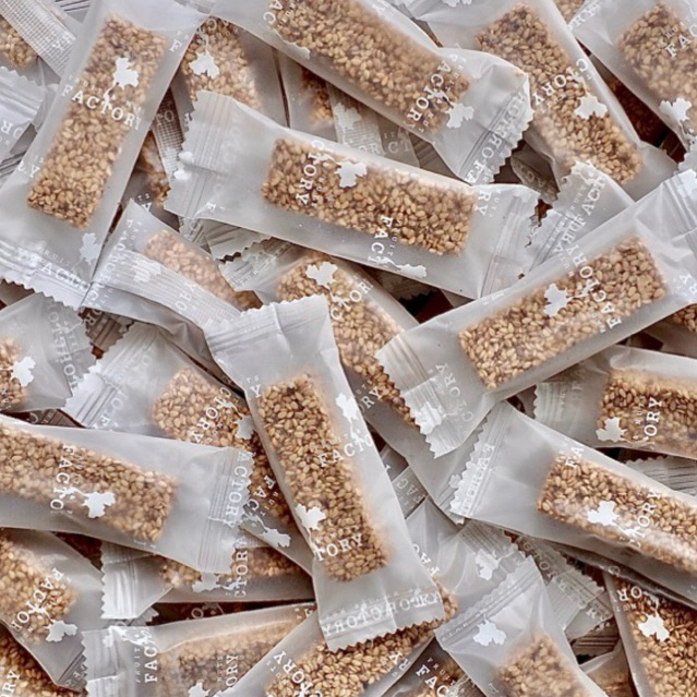 งาขาวอัดแท่ง(Cereal bar)ตราPatta 齋·حلال ไม่หวาน กรอบ สายสุขภาพ สะอาด พร้อมทาน (กด50แท่ง ลด100.- รหัสโค้ด PENGPT100)