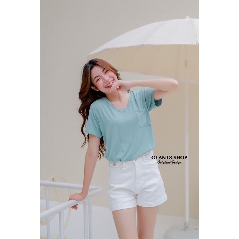 เสื้อยืดคอวีใหญ่  แฟชั่นผู้หญิง