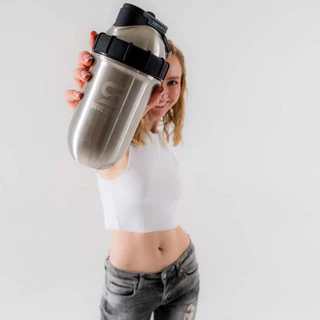 SHAKESPHERE Tumbler Double Wall Steel Protein Shaker แก้วน้ำพกพา แก้วเชคเกอร์ 700ml เขย่าเวย์โปรตีน