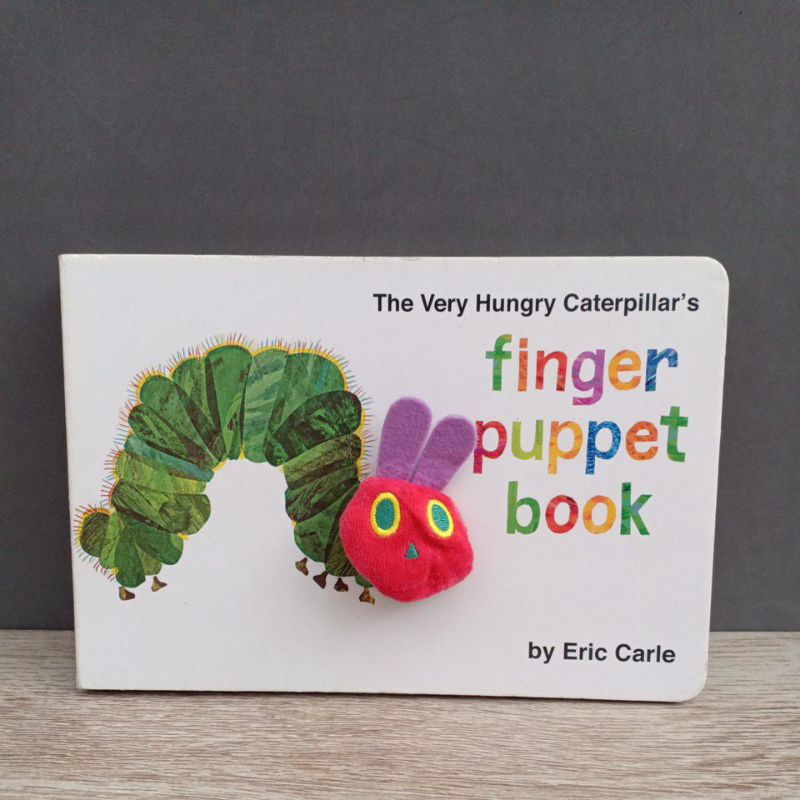 Board Book : The Very Hungry Caterpillar's มือสอง finger puppet book